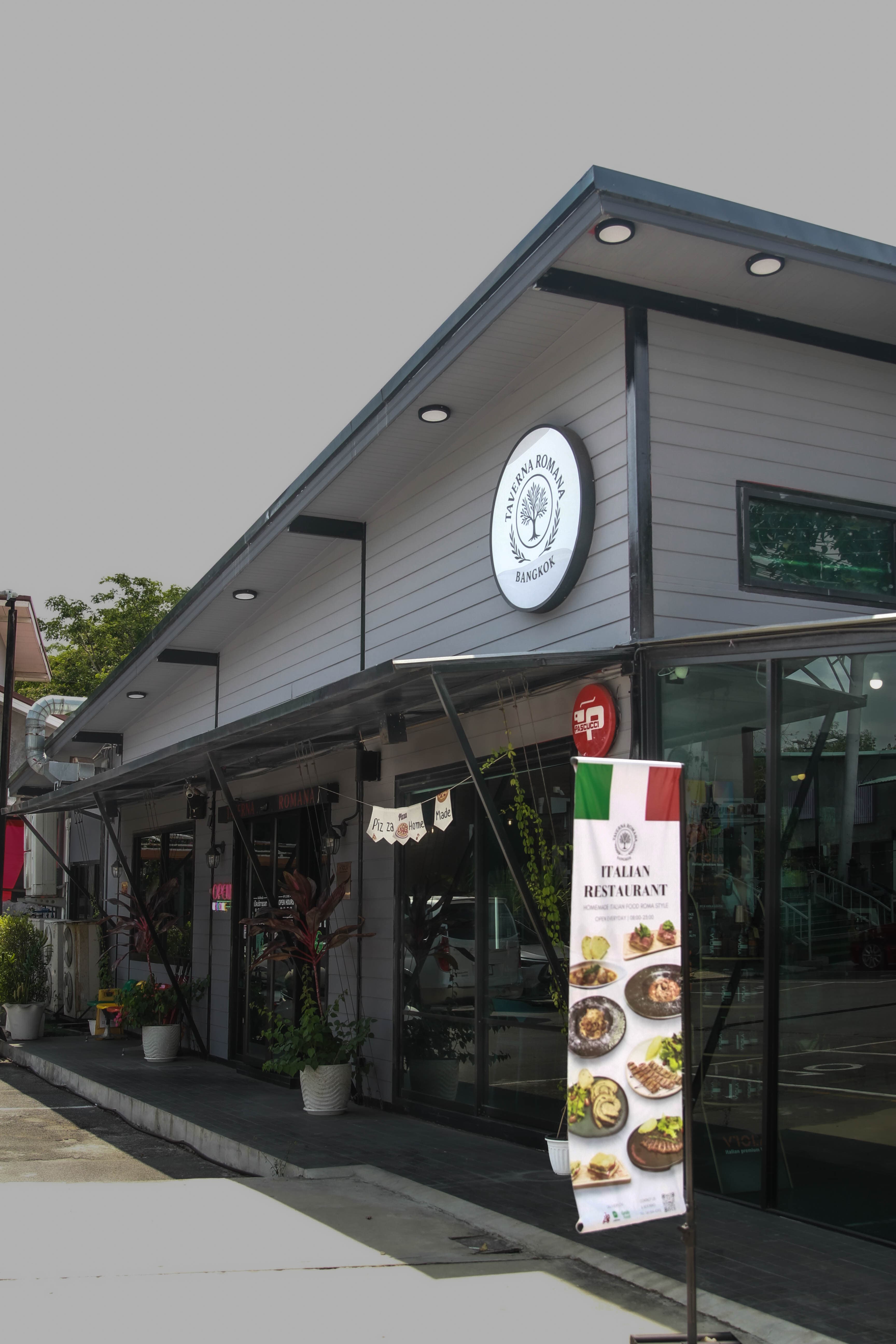 Taverna Romana Bangkok exterior